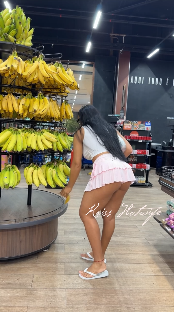 Gostaram da minha roupinha safada que escolhi para ir fazer compras no mercado? 