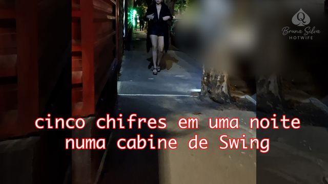 Noite na cabine da Casa de Swing - Após um toque na minha mão, escolhi o primeiro